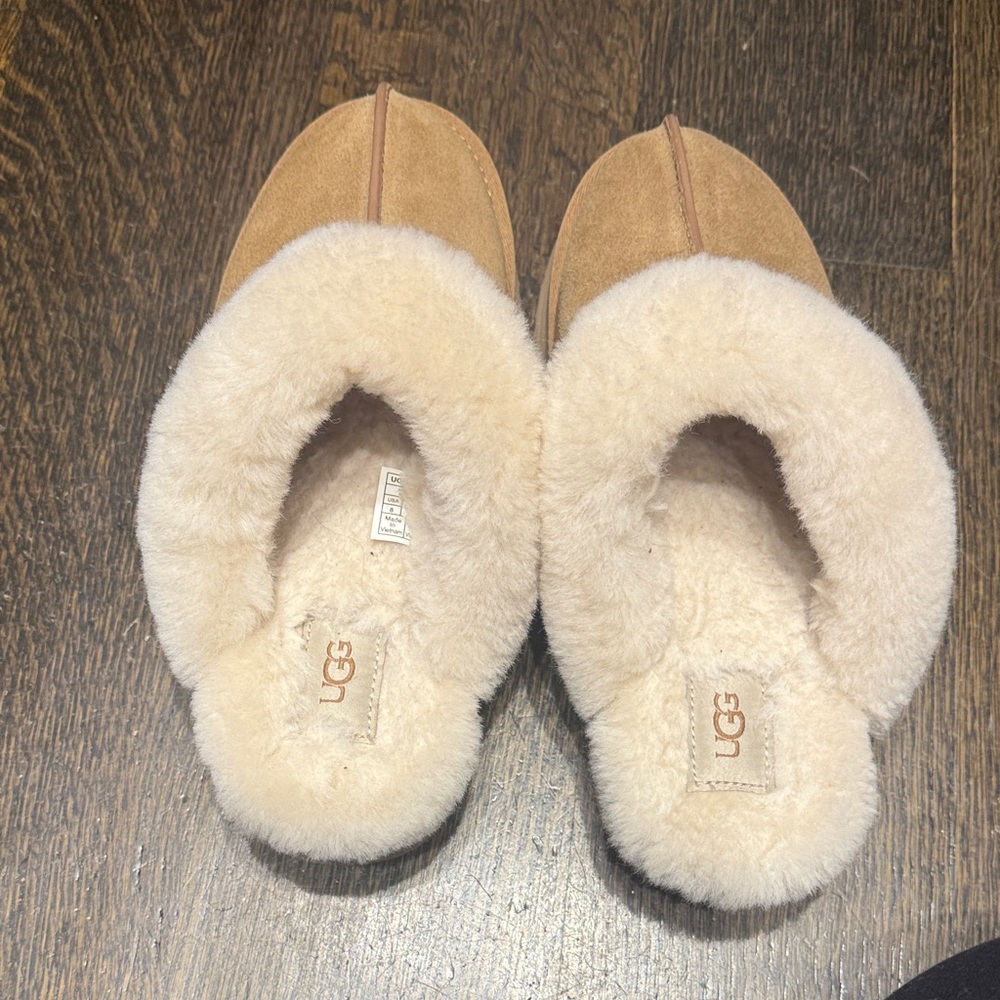 UGG Disquette Tan and Cream Shearling Slippers - Picture 3 of 7